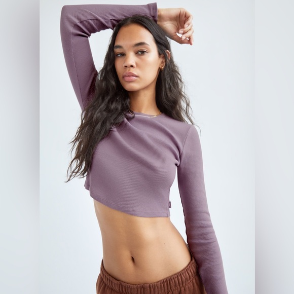 TNA Tops - TNA Aritzia Lavender Ribbed Cropped Long Sleeve Top | Size Large